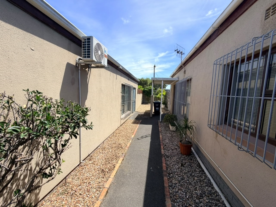 To Let 2 Bedroom Property for Rent in St Michaels Western Cape